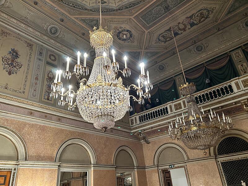 Auch der Spiegelsaal des Coburger Landestheaters wurde jetzt als Kulisse f&uuml;r einen Filmdreh genutzt.