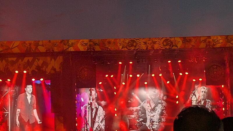 Die Toten Hosen live in Bayreuth 2026Die Toten Hosen live 2026 in Bayreuth auf dem Volksfestplatz
