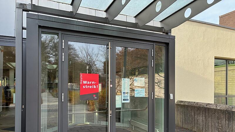 Die B&auml;der in Neustadt bei Coburg werden erneut bestreikt.