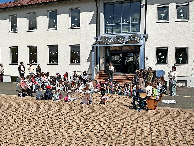 Zum Schulfest wurden alle Kinder und Besucher begr&uuml;&szlig;t.