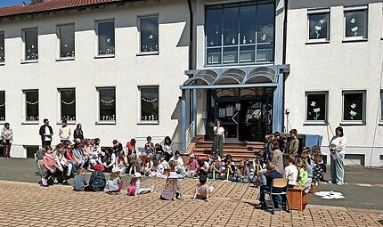 Zum Schulfest wurden alle Kinder und Besucher begr&uuml;&szlig;t.