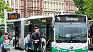 Am Würzburger Busbahnhof starten die Busse in die Region. Ab 2025 soll die ÖPNV-Benutzung durch die Ausweitung des Verkehrsverbunds auf große Teile Unterfrankens attraktiver werden.&nbsp; &nbsp;