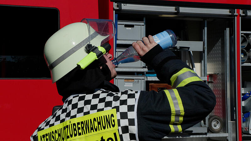 Wichtig und richtig: Wasserpause bei der Feuerwehr (Symbolbild).