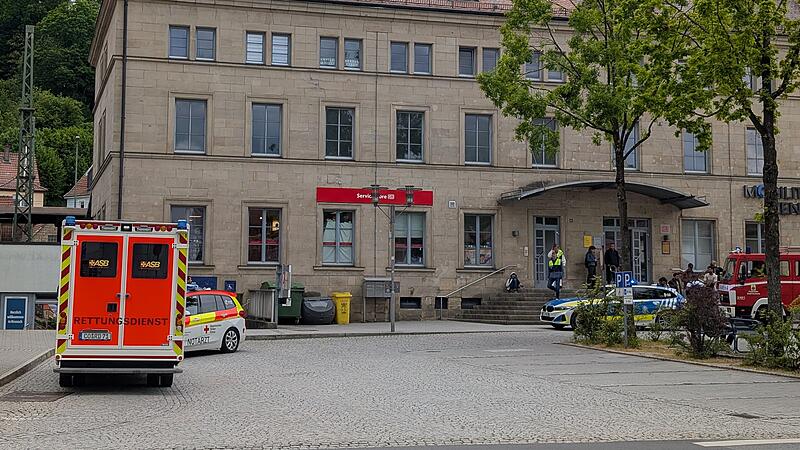 Einsatz Bahnhof in Kronach - Person im Gleisbett
