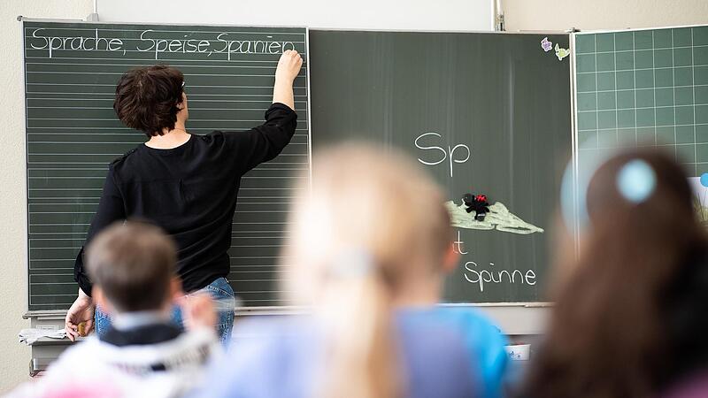 Lange wurde immer an den schulen gespart. Jetzt hat sich ein massiver Investitionsstau aufgebaut.