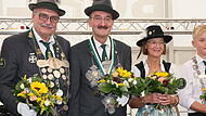 Die Königsgruppe mit 1. Ritter Stefan Stahl, Schützenkönig Hans-Herbert Hartan und 2. Ritterin Andrea Hartan.
