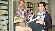 Immer wieder hie&szlig; es f&uuml;r Abteilungen des Landratsamts in Ha&szlig;furt in den vergangenen Jahren Kisten packen und umziehen, weil die Verwaltung aus allen N&auml;hten platzte. Im M&auml;rz 2017 zog die Zulassungsstelle in Ha&szlig;furt &ndash; hier Leiter Mathias Ullrich und...