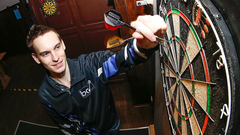 Ricardo Pietreczko vom Dartverein Erlangen hat beim ersten Pro-Tour-Event gleich einen Sieg gefeiert. Erst der Premier-League Sieger des Vorjahres stoppte &ldquo;Pikachu&ldquo; bei seinem Deb&uuml;t im englischen Barnsley.