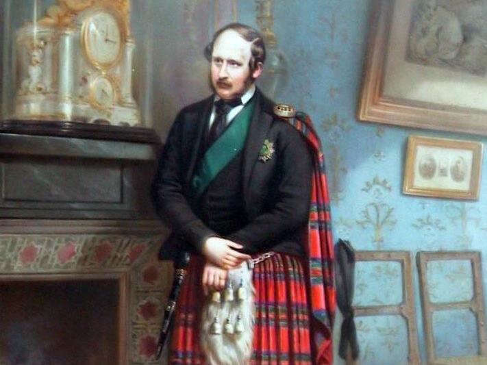 Prinz Albert vor einem Kamin auf Schloss Balmoral: Dieses Portr&auml;t ist auf der Veste zu sehen.