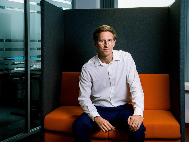 In St. Gallen und Paris studiert