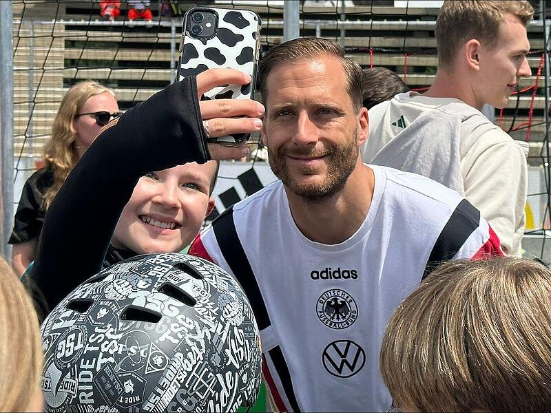 DFB-Torwandschießen in HerzogenaurachDFB-Torwandschießen in Herzogenaurach DFB-Torwandschießen in HerzogenaurachDFB-Torwandschießen in Herzogenaurach