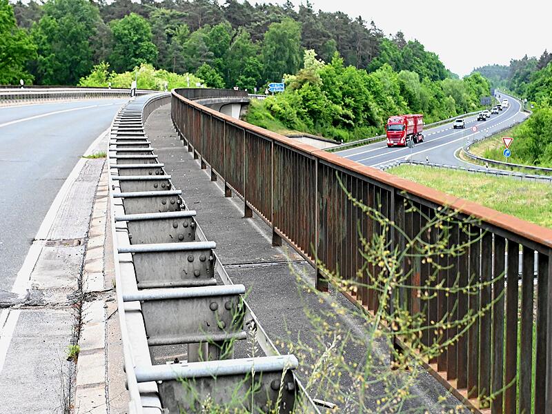 Brücke auf B22 in Richtung Strullendorf wird abgerissen