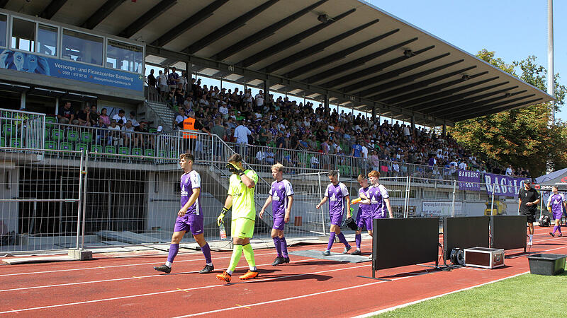 Der FC Eintracht Bamberg kann die Tribüne im Fuchs-Park-Stadion nach den Umbauarbeiten wieder voll nutzen. Der FC Eintracht Bamberg kann die Tribüne im Fuchs-Park-Stadion nach den Umbauarbeiten wieder voll nutzen.
