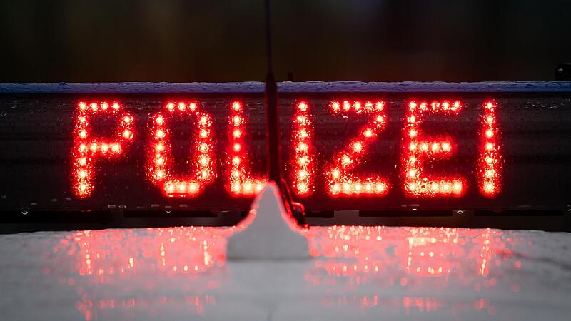Die Rettungskräfte aus Hirschaid und dem Landkreis Bamberg konnten nur noch den Tod des Autofahrers feststellen.