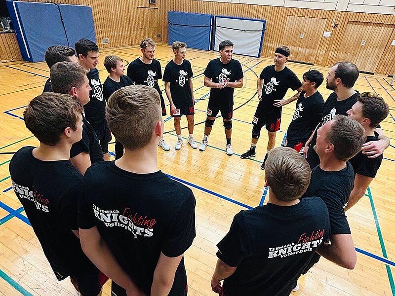 Die Kronacher Landesliga-Volleyballer w&auml;hrend einer Trainingseinheit. Am Sonntag wird es f&uuml;r das Team von Trainer Jan Bollow ernst.