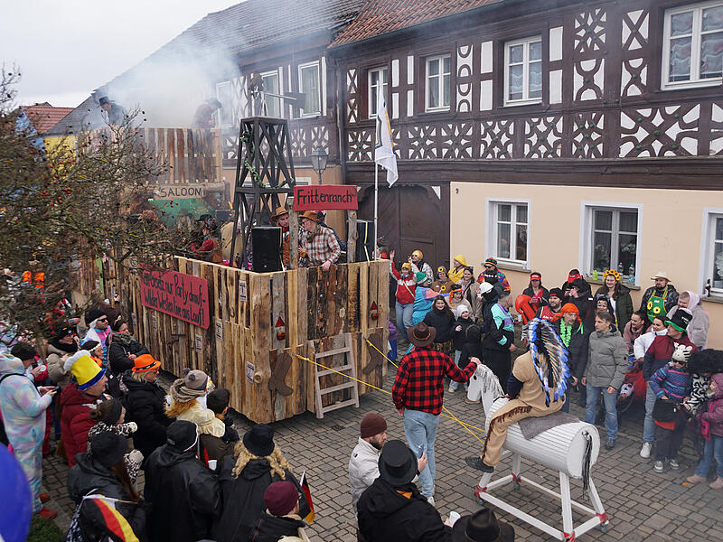 Faschingsumzug Rattelsdorf 2026Faschingsumzug Rattelsdorf 2026: Fotogalerie