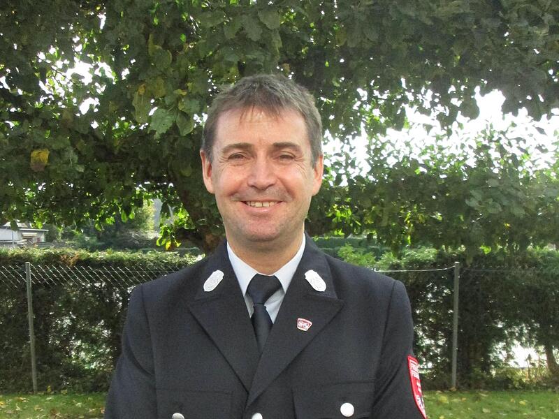 Marco Koch ist seit 40 Jahren in der Untererthaler Feuerwehr aktiv und seit 22 Jahren deren Stellvertretender Kommandant. Für seine Treue und sein Engagement erhielt er das Ehrenkreuz in Bronze des Deutschen Feuerwehr-Verbands.