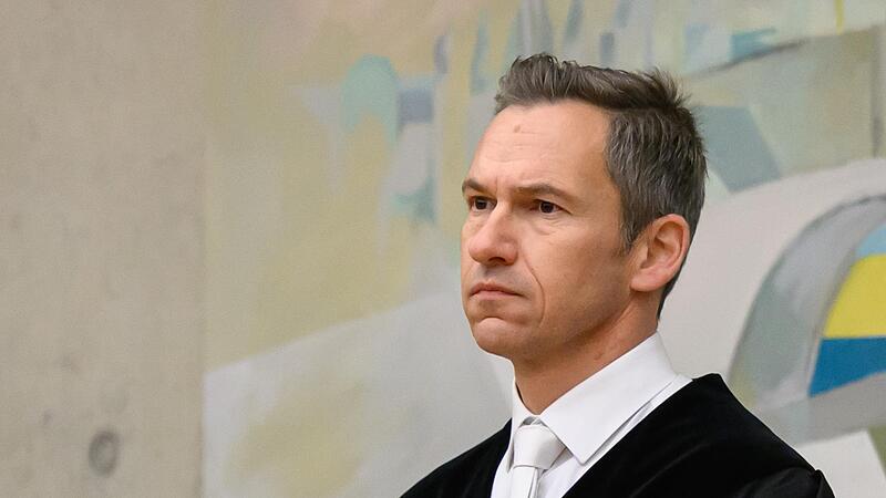 &bdquo;Das ist kein Hexenwerk, sondern kleinteilige juristische Alltagsarbeit&ldquo;: der Vorsitzende Richter Thomas Schuster &uuml;ber das Zusammensetzen von Indizien im Prozess um den Tod von Sabine B. am Landgericht W&uuml;rzburg.