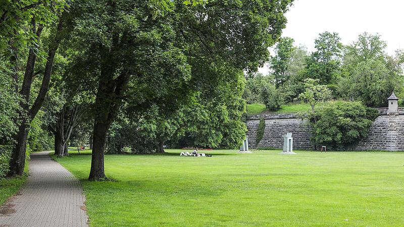 Gut eineinhalb Millionen Euro investiert die Stadt Stadtsteinach für die Neuanlage eines Stadtparks zwischen Partheimühle und TSV-Gelände. Entstehen sollen dabei auch ein Spielplatz, Sitzbänke sowie eine gute Beleuchtung.