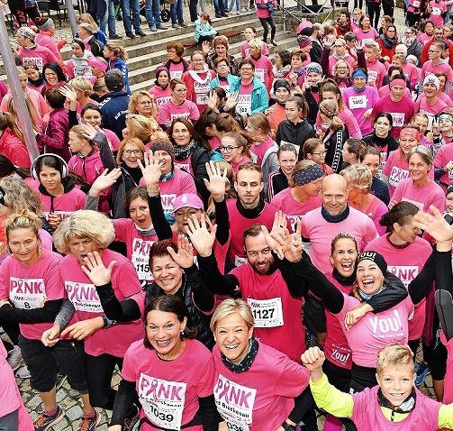 Auf viele Läufer – wie hier 2019 – hoffen die Organisatoren auch für den Pinklauf 2024. Die Anmeldung für den 3. Oktober kann bereits erfolgen.