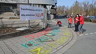 Der Schaeffler-Betriebsrat bleibt dran:  Am Dienstag wurde in Herzogenaurach die Solidarität mit den Mitarbeitern in den von einer Schließung bedrohten Werken ausgedrückt.