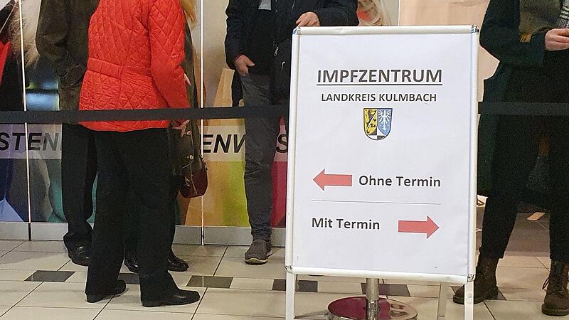 Die Zeiten, in denen die Menschen vor dem Impfzentrum Schlange standen, sind lange vorbei.