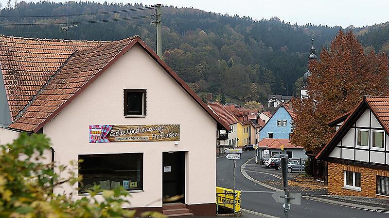 In den Dorfladen Zeitlofs wurde eingebrochen. In den Dorfladen Zeitlofs wurde eingebrochen.