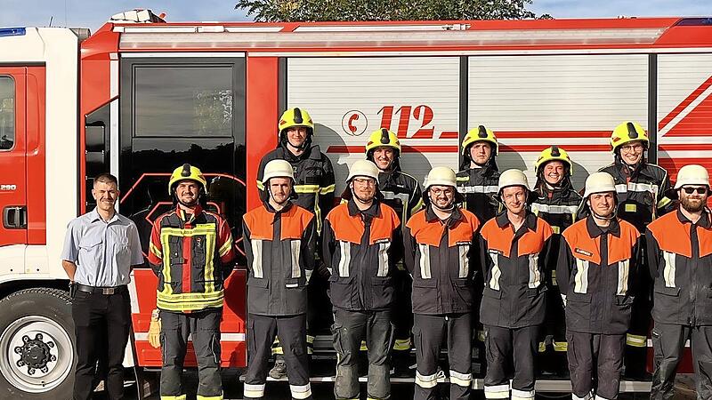 Vordere Reihe (von links) KBM Andreas Kreß, 1. KDT Björn Fröhlich, Daniel Lutz, Jens Schaab, Nico Hergenröder, Louis Gerhard, Stefan Leitsch, Daniel Wolf, KBM Bastian Markert. Hintere Reihe (von links) Jan-Eric Schwab, Felix Mangold, Lars Schaab, ...