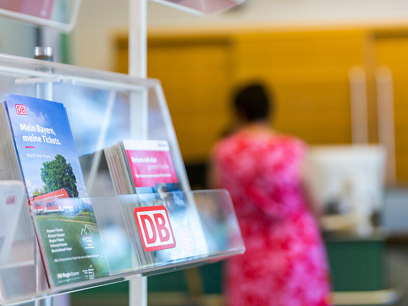 Sorgen und Fragezeichen im Forchheimer Reisecenter der Bahn: Schlie&szlig;t die Filiale zum Ende des Jahres wie angek&uuml;ndigt? Vom Konzern kommen gemischte Signale, die Besch&auml;ftigten und ihre Kundschaft wollen um ihr Center k&auml;mpfen.
