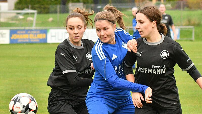 Die Schwabthaler Kapti&auml;nin Lisa Kestler (Mitte) setzte sich mit ihrem Team gegen die F&uuml;rtherinnen Emily Diebold und Lena Sponsel durch.