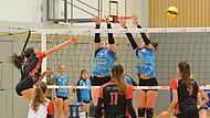 Beim 3:1-Vorrundensieg gegen den TV Altdorf II konnten Steffi Kranz (Nr. 2) und Ida Bl&auml;ttner noch &ouml;fters erfolgreich blocken, doch beim R&uuml;ckspiel passt irgendwie gar nichts mehr.