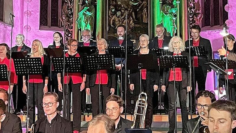 Das Vokalensemble TonARTen, hier bei einem Auftritt im Rahmen des Festivals Kultur P, im vergangenen Jahr, freut sich auf viele Zuhörer beim Sommerabendkonzert am 26. Juni in der Petrikirche. Das Vokalensemble TonARTen, hier bei einem Auftritt im Rahmen des Festivals Kultur P, im vergangenen Jahr, freut sich auf viele Zuhörer beim Sommerabendkonzert am 26. Juni in der Petrikirche.