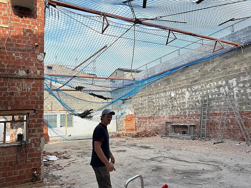 Überdachte Padel-Halle soll in altes Kino in Neustadt kommen Überdachte Padel-Halle soll in altes Kino in Neustadt kommen