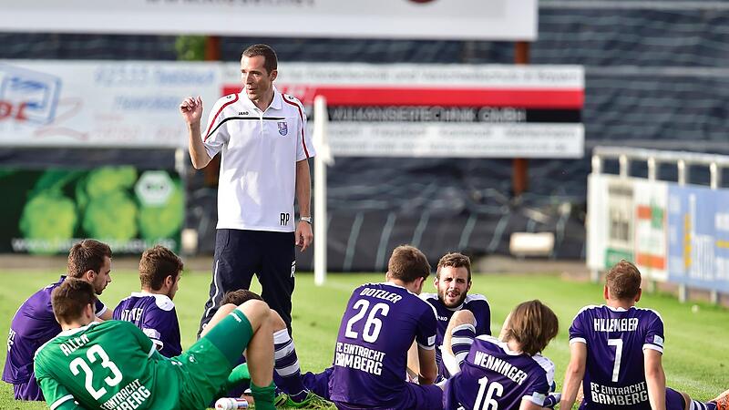 Ein Bild aus der vorerst letzten Regionalliga-Saison des FC Eintracht Bamberg: In der Spielzeit 2014/15 stieg das Team  des damaligen Trainers Roberto P&auml;tzold wieder ab. Zur kommenden Saison k&ouml;nnte aber die R&uuml;ckkehr in die vierth&ouml;chste Liga geling...