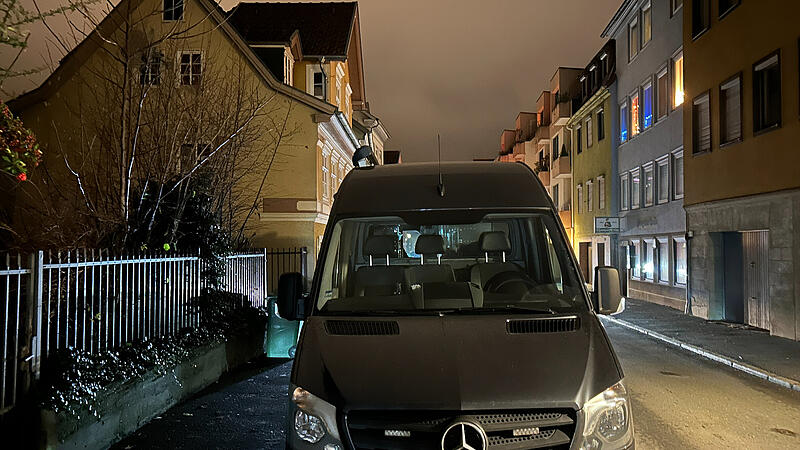 Tötungsdelikt in Coburg: Oft bis in den Abend hinein war die Spurensicherung im Dezember 2024 in einer Wohnung in der Coburger Leopoldstraße zugange.