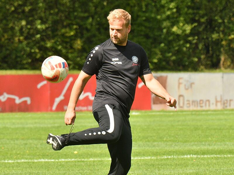 Sein Geschick wird Sylvia-Trainer Jakob Engelmann künftig vor allem auf einem anderen Grün zeigen. Im Sommer hört er als Ebersdorfer Coach auf. Sein Geschick wird Sylvia-Trainer Jakob Engelmann künftig vor allem auf einem anderen Grün zeigen. Im Sommer hört er als Ebersdorfer Coach auf.