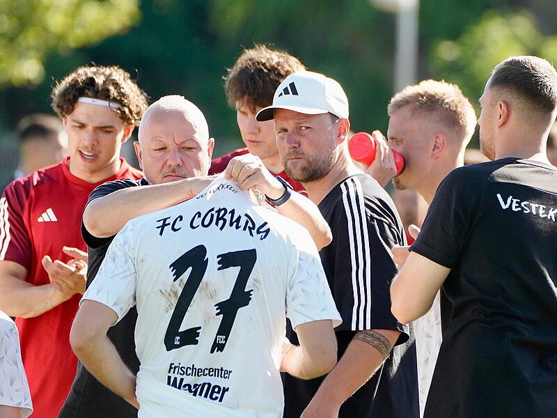 Vor dem Start in die neue Landesliga-Saison wartet etwas Arbeit auf Carl-Philipp Schiebel, den Trainer des FC Coburg.