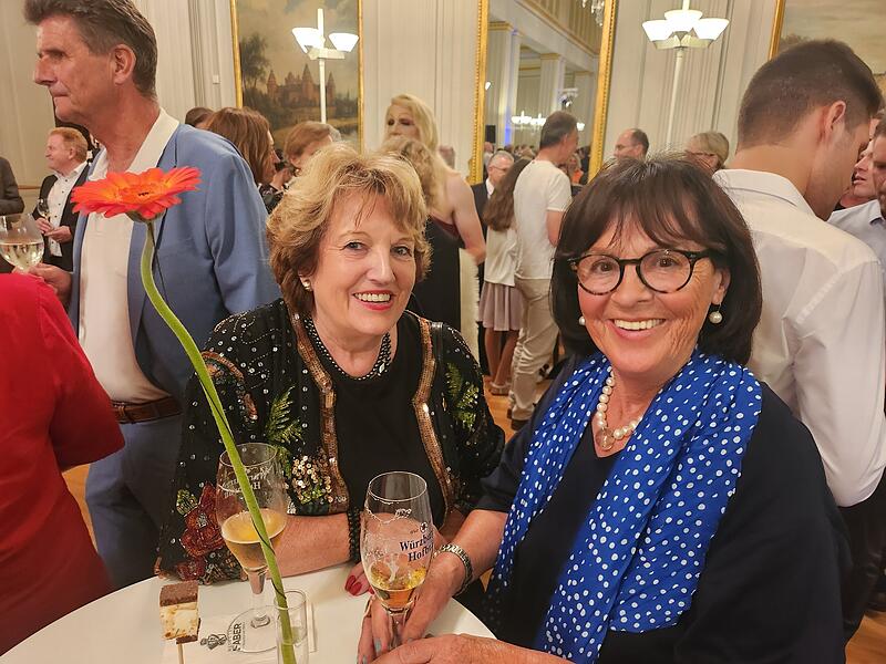 Auch beim Kissinger Sommer 2024-Empfang: Brigitte Meyerdierks (links), fr&uuml;here B&uuml;rgermeisterin von Bad Br&uuml;ckenau