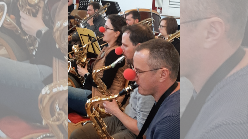Projektorchester Das Projektorchester musiziert einmalig für den guten Zweck.