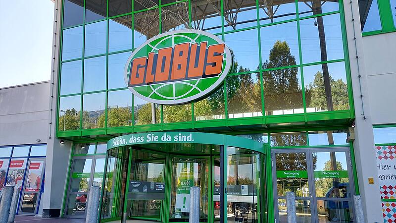 Der n&auml;chste Schock bei Globus: Unbekannte Diebe brachen in der Nacht ein und raubten den Juwelier Glanzpunkt aus.