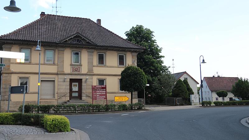 Das Grundstück, auf dem die ehemalige Bäckerei in der Hauptstraße 1 steht, hat die Gemeinde für einen Umbau gekauft.