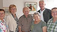 Zum 101. Geburtstag von Herbert Mittelheuser (Dritter von links) gratulierten (von links) Nichte Christa Gaukler, stellvertretende Landrätin Birgit Bayer, Tochter Ursel, Bürgermeister Günther Werner und Großnichte Anja Gaukler.