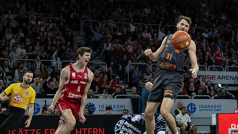 Der Bamberger Neuzugang Richard Balint (links) f&uuml;hrte sein Team mit einer starken Leistung zum 96.82-Sieg &uuml;ber Chemnitz.