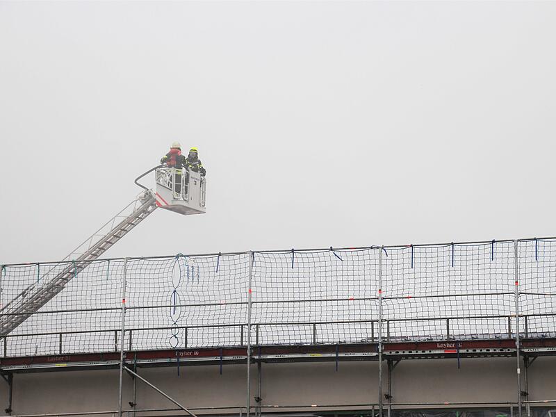 Brand im Schulschwimmbad AdelsdorfBrand im Schulschwimmbad Adelsdorf