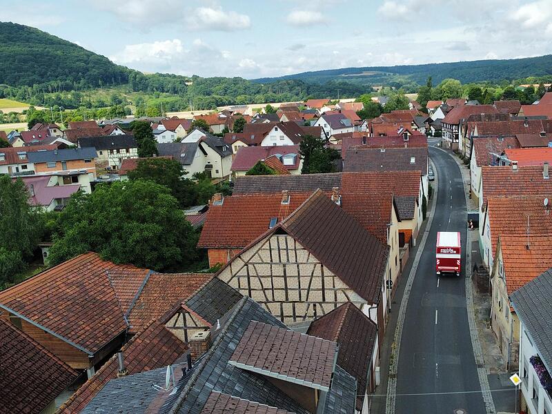 Ein Luftbild der Ortsdurchfahrt Diebach aus dem Jahr 2023. Ein Luftbild der Ortsdurchfahrt Diebach aus dem Jahr 2023.