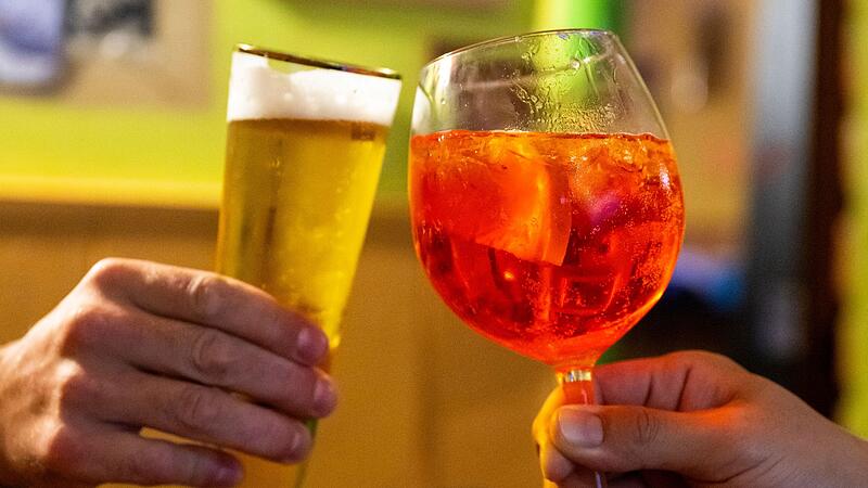 Bier trifft Aperol Spritz&nbsp;&ndash; und in Coburg bekommt der &bdquo;Biersalon&ldquo; jetzt mit der &bdquo;Sprizzeria&ldquo; eine &bdquo;kleine Schwester&ldquo;. Er&ouml;ffnung auf der Mauer ist am 15. Oktober.