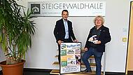 Bürgermeister Burgebrach Johannes Maciejonczyk (links) und Joseph Thomann von Thomann Künstler Management haben eine neue Kulturreihe für den Steigerwald ausgerufen.