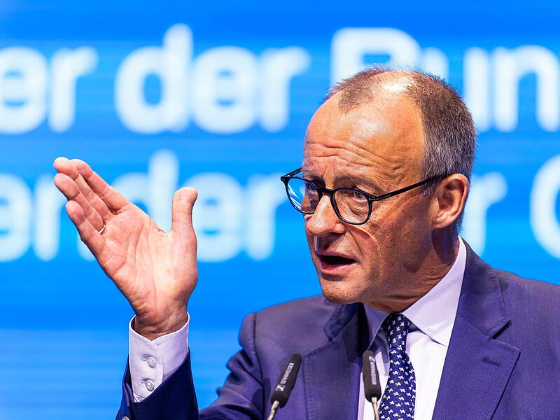 Bundeskanzler Friedrich Merz (CDU) spricht beim Deutschlandtag der Jungen Union (JU) in Rust. Bundeskanzler Friedrich Merz (CDU) spricht beim Deutschlandtag der Jungen Union (JU) in Rust.
