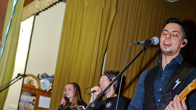 Sorgten für die Stimmung im Saal: Die Jas-Trio-Partyband aus Bamberg Sorgten für die Stimmung im Saal: Die Jas-Trio-Partyband aus Bamberg