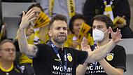 HSC-Trainer Brian Ankersen muss auf seinen nächsten Einsatz warten. Mehrere seiner Spieler sind positiv getestet worden. Das Spiel in Dresden wurde abgesagt. HSC-Trainer Brian Ankersen muss auf seinen nächsten Einsatz warten. Mehrere seiner Spieler sind positiv getestet worden. Das Spiel in Dresden wurde abgesagt.
